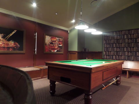 Castle Hill Tavern - Restaurant Darwin 6