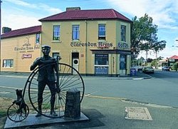 Clarendon Arms Hotel - Restaurant Darwin 0