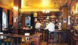 Pugg Mahones Irish Pub - Restaurant Darwin 1