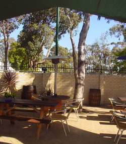 Hale Road Tavern - Restaurant Darwin 2