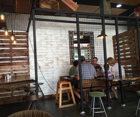 2230 Bar Restaurant - Restaurant Darwin 0