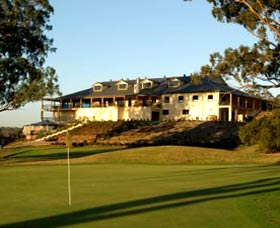 Macarthur Grange Country Club - Restaurant Darwin 0