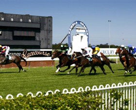 Kembla Grange Racecourse - Illawarra Turf Club - Restaurant Darwin 1