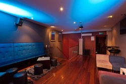 The Moon Boutique Bar Lounge - Restaurant Darwin 1