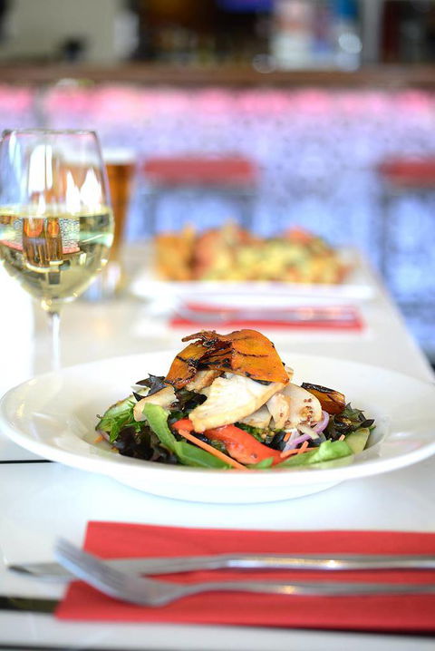 Dolly’s Bar & The Hibiscus Tavern - Restaurant Darwin 4
