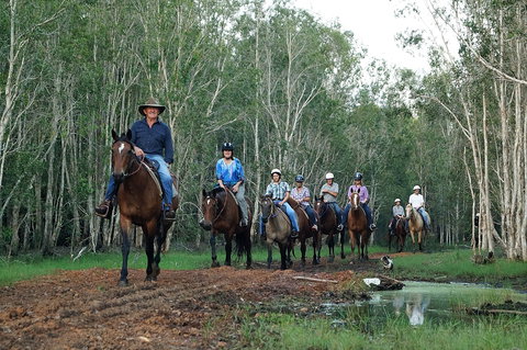 Night Horse Ride And Dinner - Restaurant Darwin 0