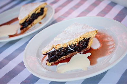 Young Cherry Blossom Long Lazy Lunch - Restaurant Darwin 2