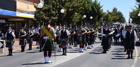 Corowa Rotary Federation Festival Parade - Restaurant Darwin 0