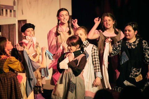 Bellarine Jongleurs - Into The Woods Jr - Restaurant Darwin 0