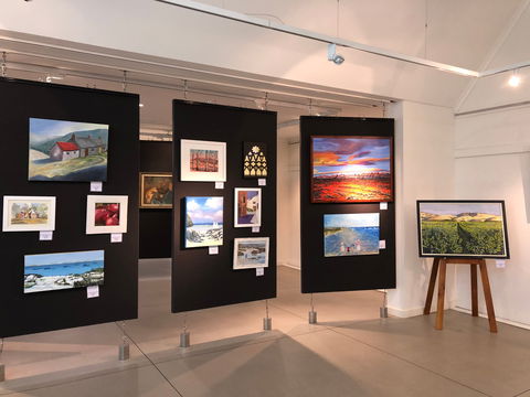 Clare Louise Treis - Australian Landscapes Exhibition -  Ascot Art Gallery Kadina - Restaurant Darwin 1