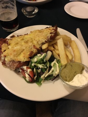 Cunninghams Hotel - Restaurant Darwin 0