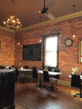 Salinger's Cafe - Restaurant Darwin 0