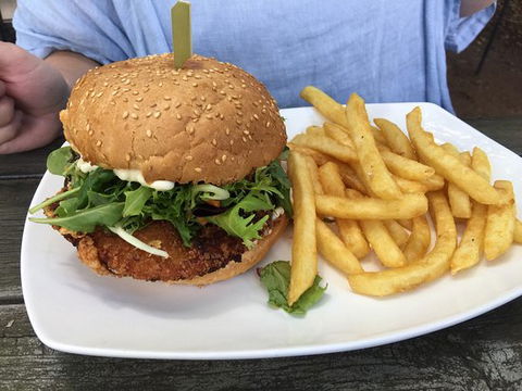 Wallace Pub - Restaurant Darwin 0