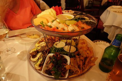 Basil's Seafood Restaurant - Restaurant Darwin 0