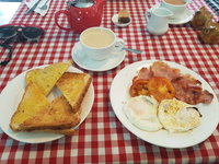 Roses Ice Cream Parlour and Cafe'