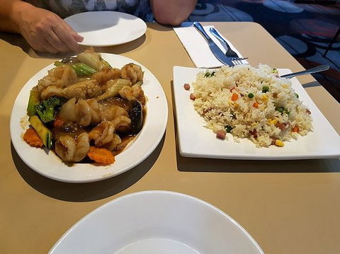 The Eden Gardens Country Club - Restaurant Darwin 0