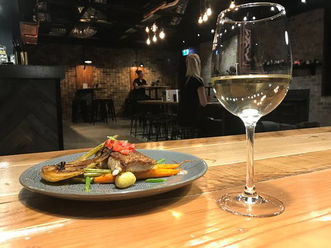 1882 Hall - Restaurant Darwin 0