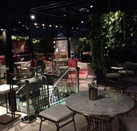 The Howling Moon - Restaurant Darwin