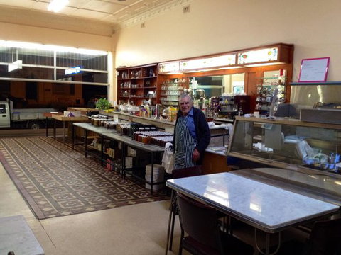 Canberra Cafe - Restaurant Darwin 0
