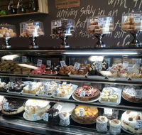 Anna Karena - Restaurant Darwin