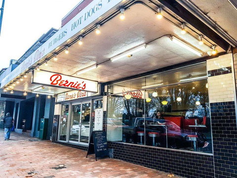 Bernie's Diner - Restaurant Darwin 0