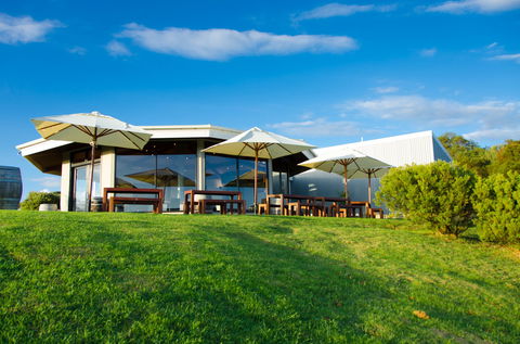 Cups Estate - Restaurant Darwin 0