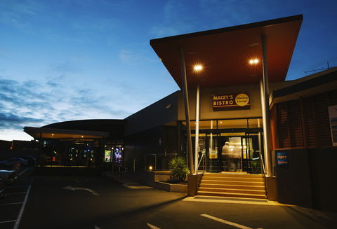 Macey's Bistro - Restaurant Darwin 0