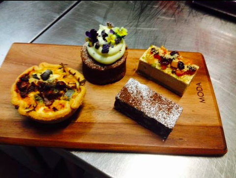 Archie & Kirk - Restaurant Darwin 0