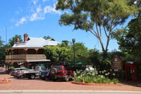 Mundaring Weir Hotel