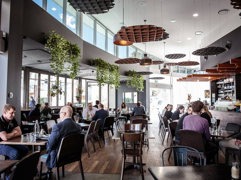 EQ Cafe And Lounge - Restaurant Darwin 0