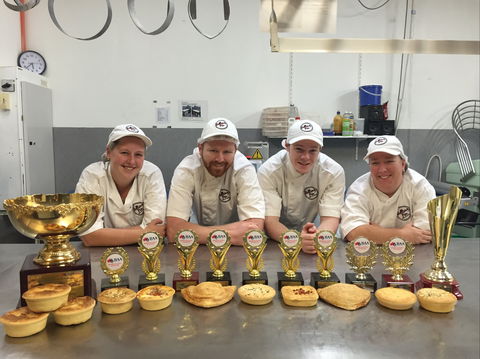 Rolling Pin Pies And Cakes Queenscliff - Restaurant Darwin 0