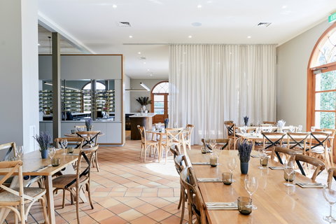 Dominique Portet Winery - Restaurant Darwin 1