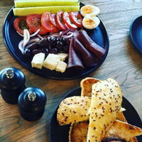 Mothers Instinct Eatery