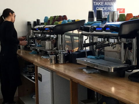 J & L Coffee Roasters And Chocolatiers - Restaurant Darwin 2