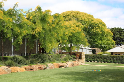 Howard Vineyard - Clover + Stone Resturant - Restaurant Darwin 2