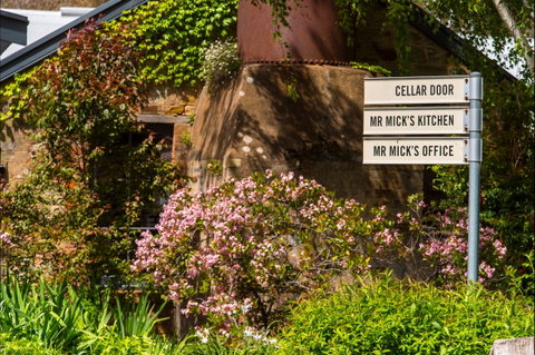 Mr. Mick Cellar Door - Restaurant Darwin 0