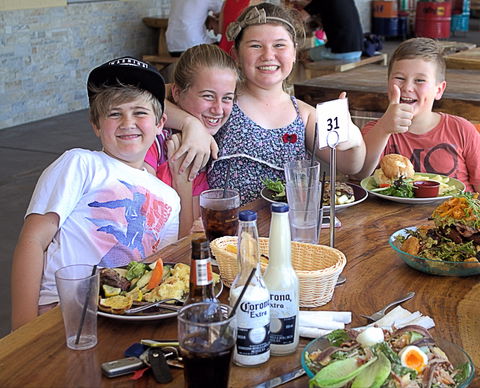 Berry Springs Tavern - Restaurant Darwin 2