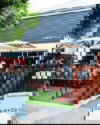Lokal  Co
