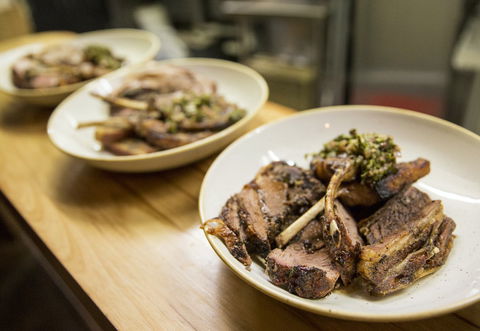 Mr & Mrs Howell - Restaurant Darwin 0