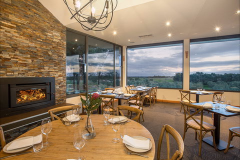 Merne At Lighthouse - Restaurant Darwin 1