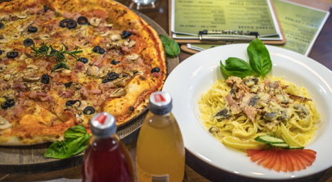 Paninni Woodfired Gourmet Pizzas - Restaurant Darwin 0