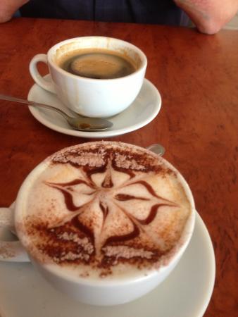 Claudia's Cafe - Restaurant Darwin 0