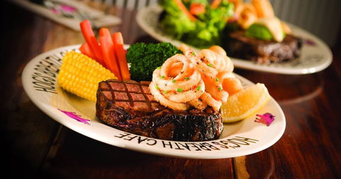 Hog's Australia's Steakhouse - Redcliffe - Restaurant Darwin 0