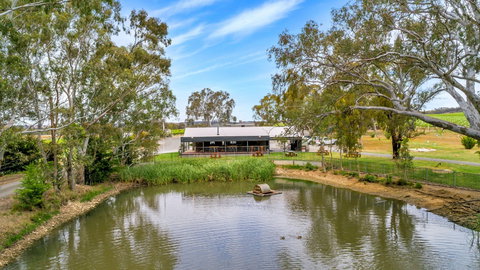 Jaeschkes Hill River Clare Estate - Restaurant Darwin 0