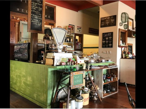 Vintage On Melbourne - Restaurant Darwin 0