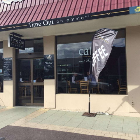 Time Out On Emmett - Restaurant Darwin 0