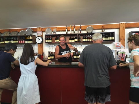 Petersons Wines On Broke Road - Restaurant Darwin 2