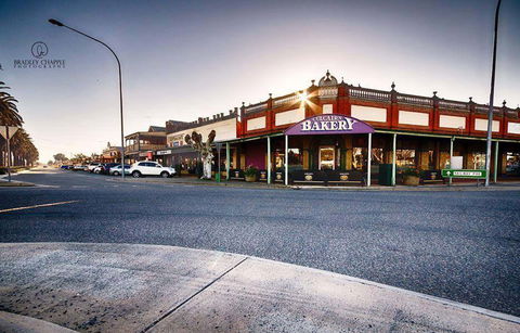 Culcairn Bakery - Restaurant Darwin 0