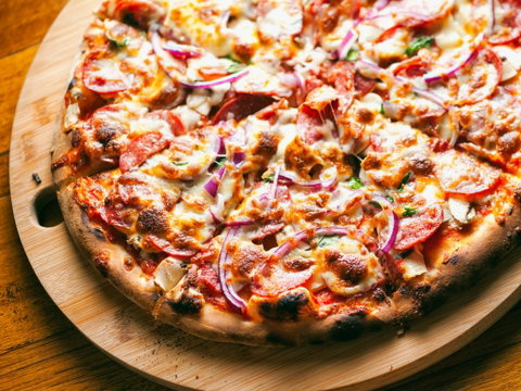 Earth Oven Wood Fired Pizza - Restaurant Darwin 1