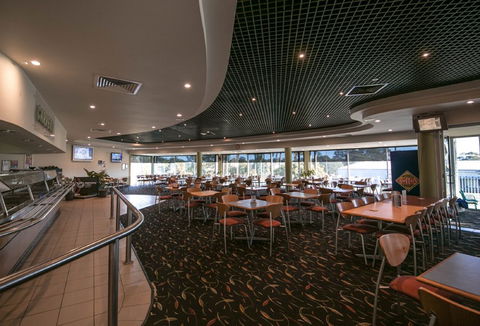 Sports Club Bistro - Lismore Workers Sports Club - Restaurant Darwin 1